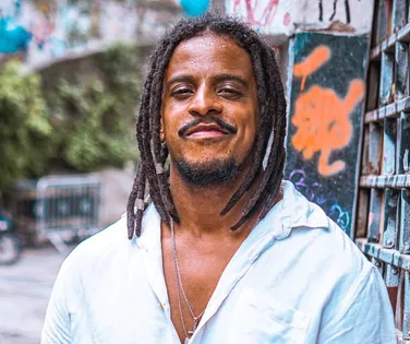 Racismo no futebol não vai acabar porque é lucrativo manter o silêncio - Imagem