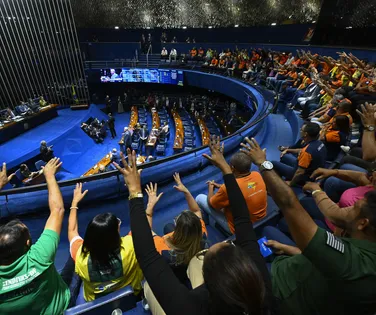 Senado aprova pauta-bomba que pode trazer rombo de bilhões ao governo - Imagem