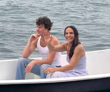 Shawn Mendes passeia de barco com Ivete Sangalo na Gamboa - Imagem