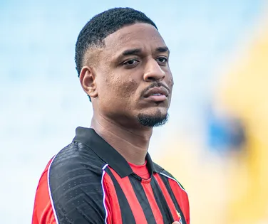 Talento da base do Vitória defenderá time baiano em 2026; saiba tudo - Imagem