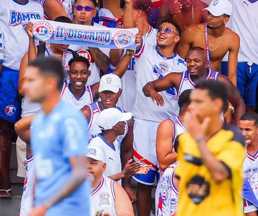 Torcida lota CT e Bahia vence jogo-treino de olho no Fortaleza - Imagem