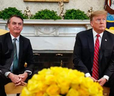 Trump surpreende ao descobrir prisão de Bolsonaro - Imagem