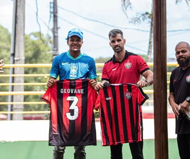 Zagueiro da Fábrica de Talentos é homenageado após título pela Seleção - Imagem