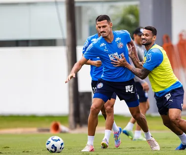 Zagueiros treinam no campo em reapresentação do Bahia; saiba mais - Imagem