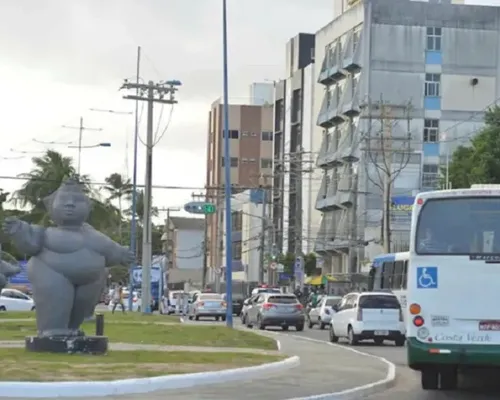 Adolescente é apreendido após trocar tiros com PMs em Ondina - Imagem