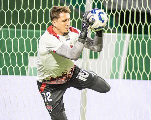 Com problemas no gol, Vitória encaminha solução no caso Thiago Couto - Imagem