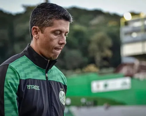 Ex-Vitória encara o Bahia para transformar duelo em "divisor de águas" - Imagem