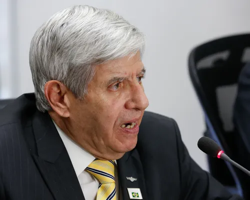Generais veem erro grave de Augusto Heleno no governo Bolsonaro - Imagem