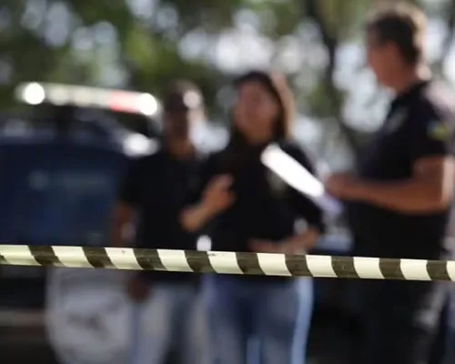 Homem morre após usar mãe e filha como escudos em abordagem policial - Imagem