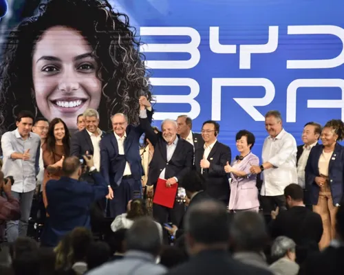 Inauguração da BYD reúne Lula, ministros e políticos de peso em Camaçari - Imagem