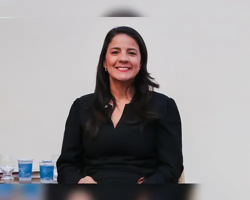 Rowenna Brito apresenta novidades do Prepara Enem ao vivo na A TARDE FM - Imagem