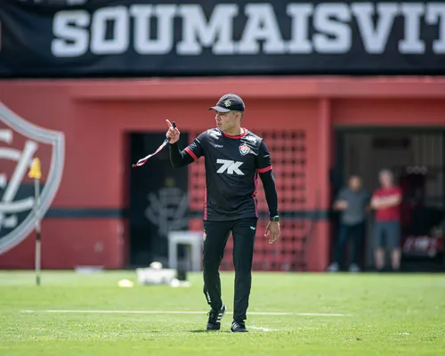 Vitória foca em "jogo de seis pontos" contra o Santos após o Ba-Vi - Imagem