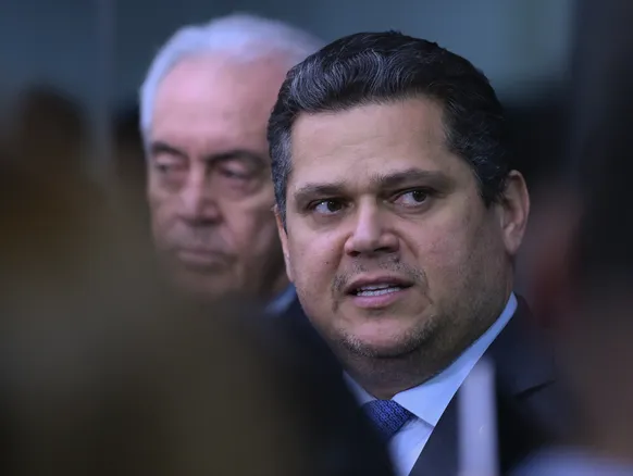 Alcolumbre contraria Wagner e marca sabatina de Messias para dezembro - Imagem