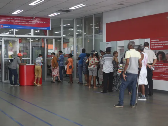 Bradesco anuncia fechamento em massa e deixa clientes em alerta - Imagem