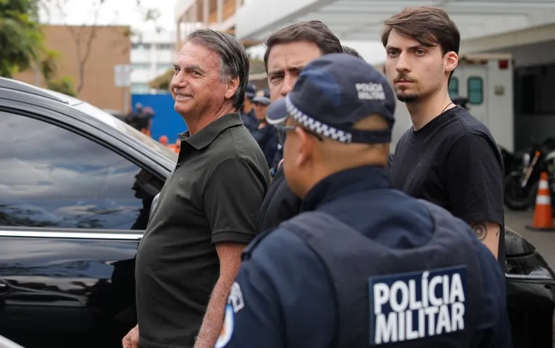 Bolsonaro cai, mas a direita insiste em carregá-lo: o preço chega em 2026 - Imagem