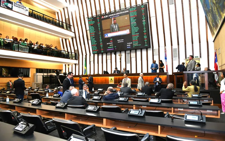 Deputados se dizem temerosos em encarar ex-prefeitos endinheirados - Imagem