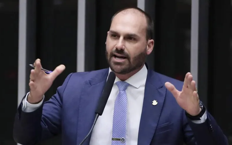 Eduardo Bolsonaro ataca Tarcísio e se lança candidato ao Planalto - Imagem