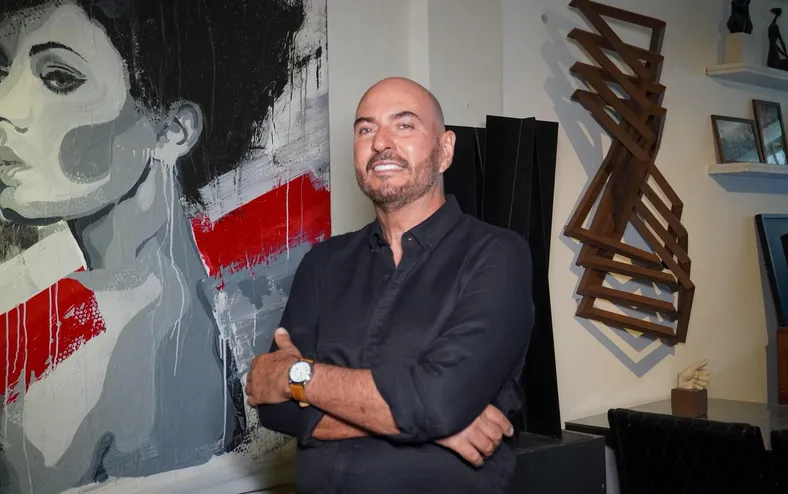 Elegância e arte marcam a estreia do Espaço Galeria no Rio Vermelho - Imagem