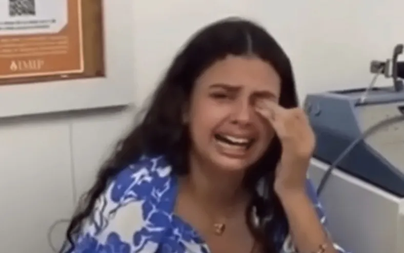 Jovem com surdez profunda ouve voz da mãe pela primeira vez e emociona - Imagem