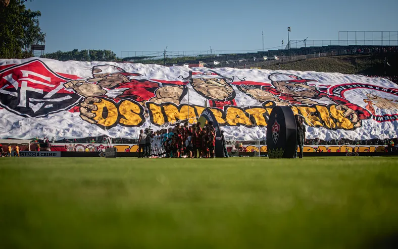 Vitória e Sport já tomaram mais de cem gols no Brasileirão 2025 - Imagem