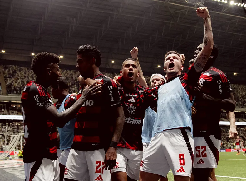 Série A: Flamengo fica a um ponto do título após tropeço do Palmeiras - Imagem