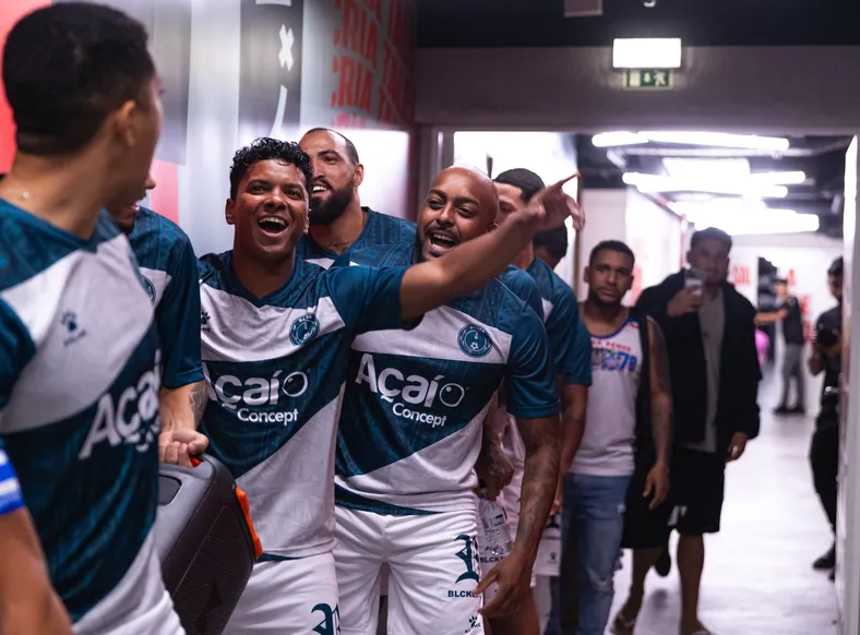 Time baiano em Portugal faz até torcedores do Vitória apoiarem o Bahêa - Imagem