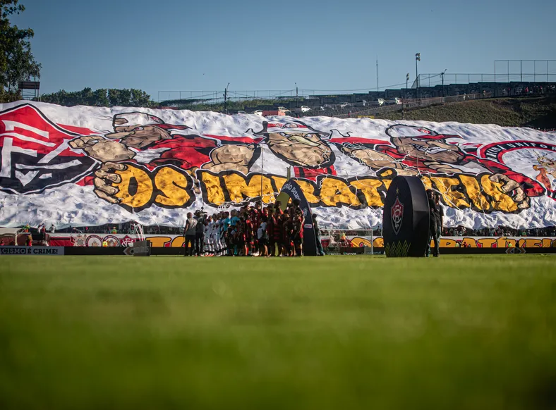 Vitória e Sport já tomaram mais de cem gols no Brasileirão 2025 - Imagem
