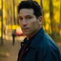A série que chegou ao TOP 1 na Netflix e ninguém consegue parar de ver imagem