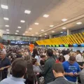 Aeroporto cancela mais de 150 voos após forte ventania imagem