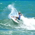 Bino Lopes vence e embola disputa no Tivoli Triple Crown Surf imagem
