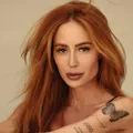 Blogueira termina relação após marido se casar com garota de pograma imagem