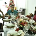 Brasileiros recebem auxílio de R$ 110 para a ceia de Natal imagem