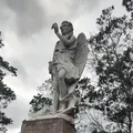 Cidade com estatua de Lúcifer abre concurso com salário de R$ 19.8 mil imagem