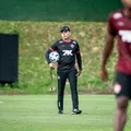 Com retorno, Vitória relaciona 23 atletas para jogo com o Mirassol imagem