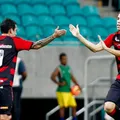 Cria do Vitória se revela torcedor "desde criança" de rival da Série A imagem