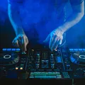 DJ brasileiro famoso é encontrado morto em praia de Portugal imagem