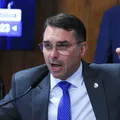 Dosimetria: Flávio sobe o tom e promete derrubar veto de Lula imagem
