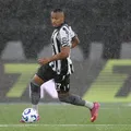 Efeito dominó: como venda de Marlon Freitas pode travar o Vitória imagem