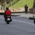 Entregadores de aplicativo podem ter ganho mínimo; entenda imagem