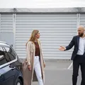 Estacionar na frente da própria garagem pode gerar multa? imagem