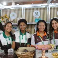 Estudantes da Bahia expõem produtos das escolas-fábricas na Fenagro imagem