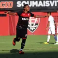 Ex-Vitória e Seleção Brasileira fica sem time após 2 anos fora do país imagem