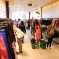 Falindo? Gigante da moda de luxo fecha mais de 130 lojas imagem