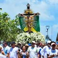 Fiéis levam imagem do Senhor do Bonfim à Conceição da Praia imagem