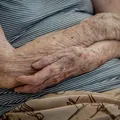 Idosos podem definir cuidador de saúde e bens em caso de incapacidade imagem