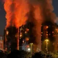 Incêndio atinge 2 mil apartamentos e deixa 36 mortos imagem