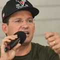 João Roma diz que decisão de Mendes é "ataque direto à democracia" imagem