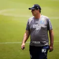 Joia da base reaparece na lista de Ceni no Bahia após longo hiato imagem