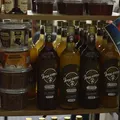 Licor de Ilhéus feito à mão conquista visitantes na Fenagro imagem
