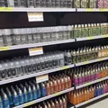 Loja de cosméticos é acusada de racismo após revista íntima em jovens imagem